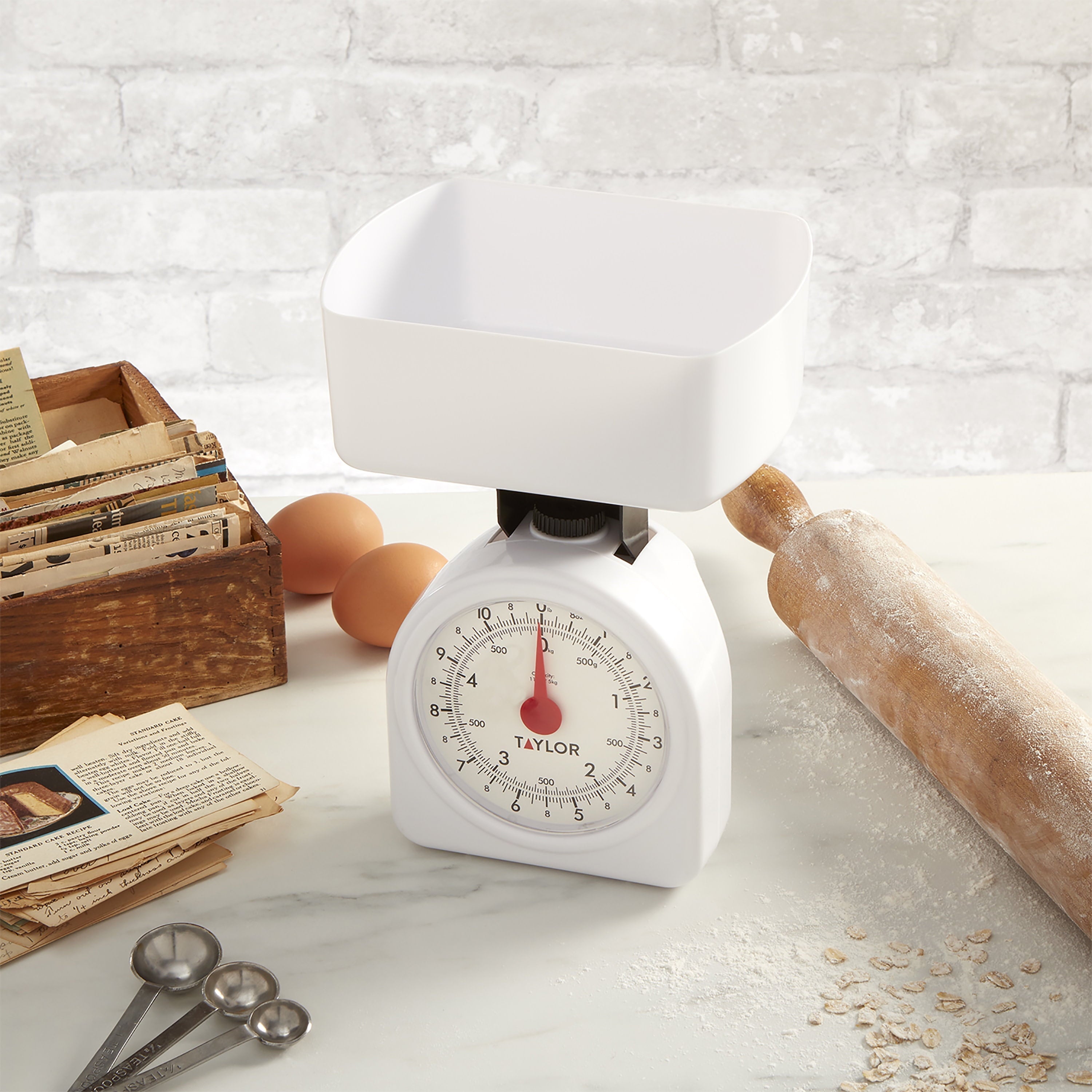Kitchen Scale and Food Scale in White, Max 11 lbs